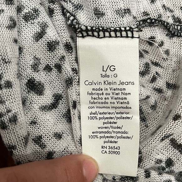 Calvin Klein Jeans Black and White Textured Blouse - Picture 10 of 11